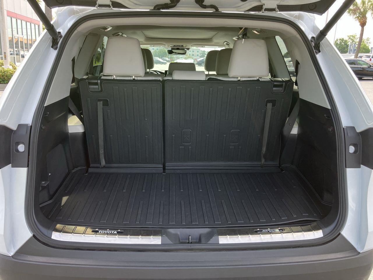 Used 2025 White (Wind Chill Pearl) Toyota Limited image 31