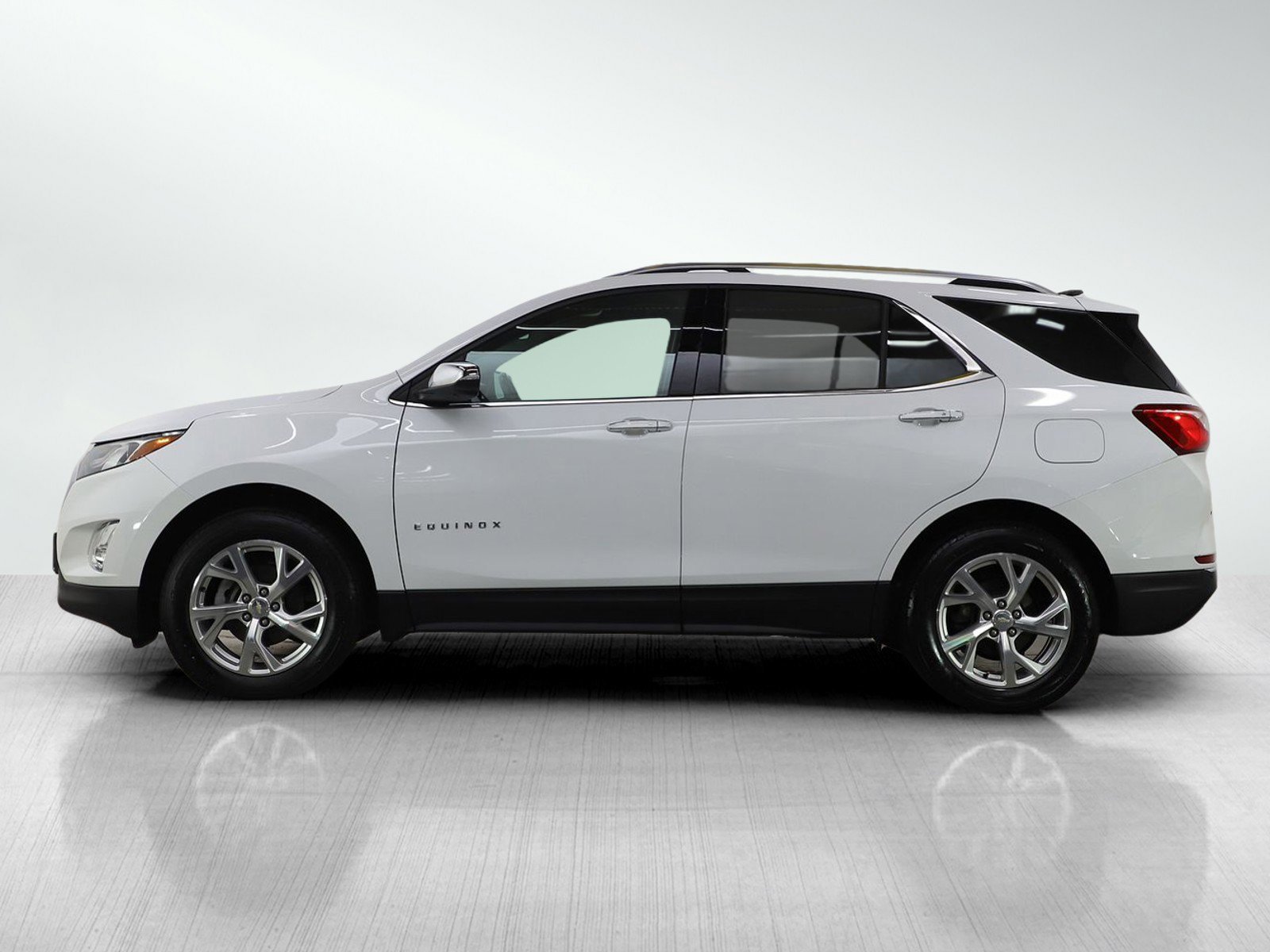 Used 2019 Chevrolet Equinox Premier with VIN 3GNAXXEVXKL200684 for sale in Minneapolis, Minnesota