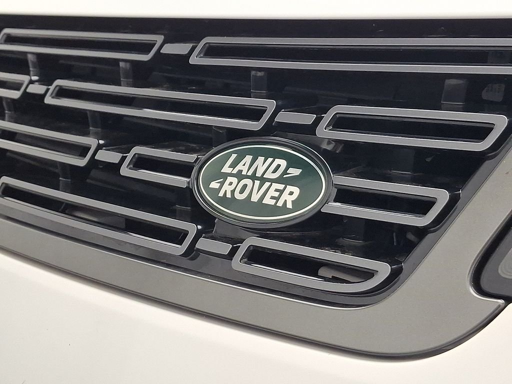 New 2026 Ostuni Pearl White Land Rover SE image 22