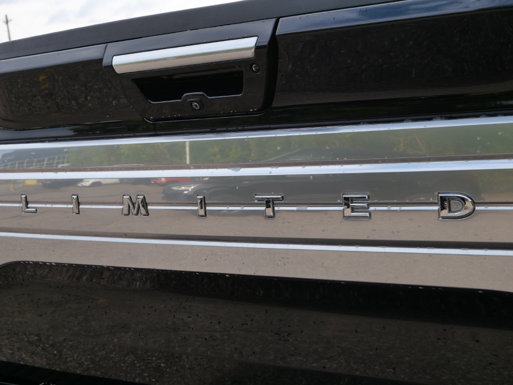 Used 2016 Black Ford Limited image 8