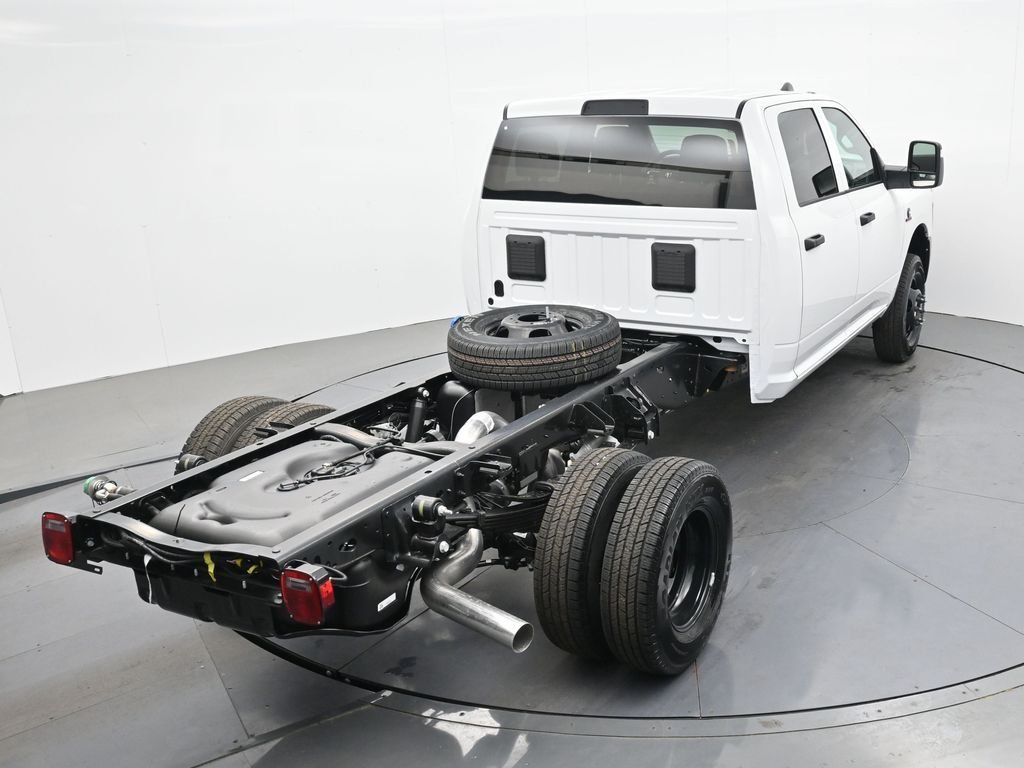 New 2026 Bright White Clearcoat RAM Tradesman image 25