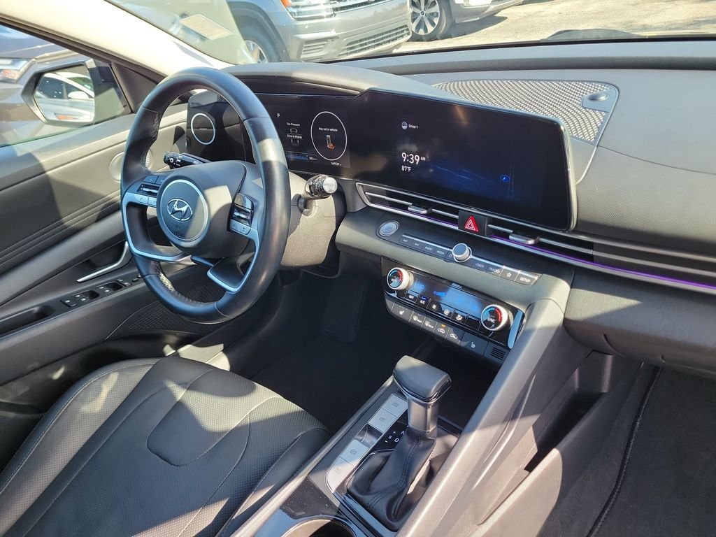 Used 2021 Black Hyundai Limited image 8