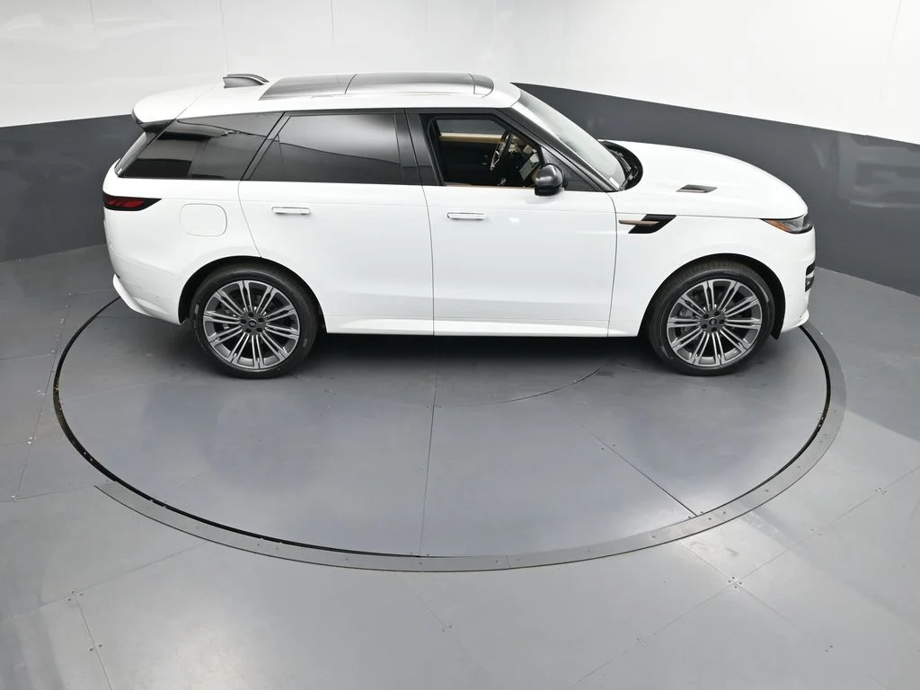 Certified Used 2025 White Land Rover Dynamic SE image 35