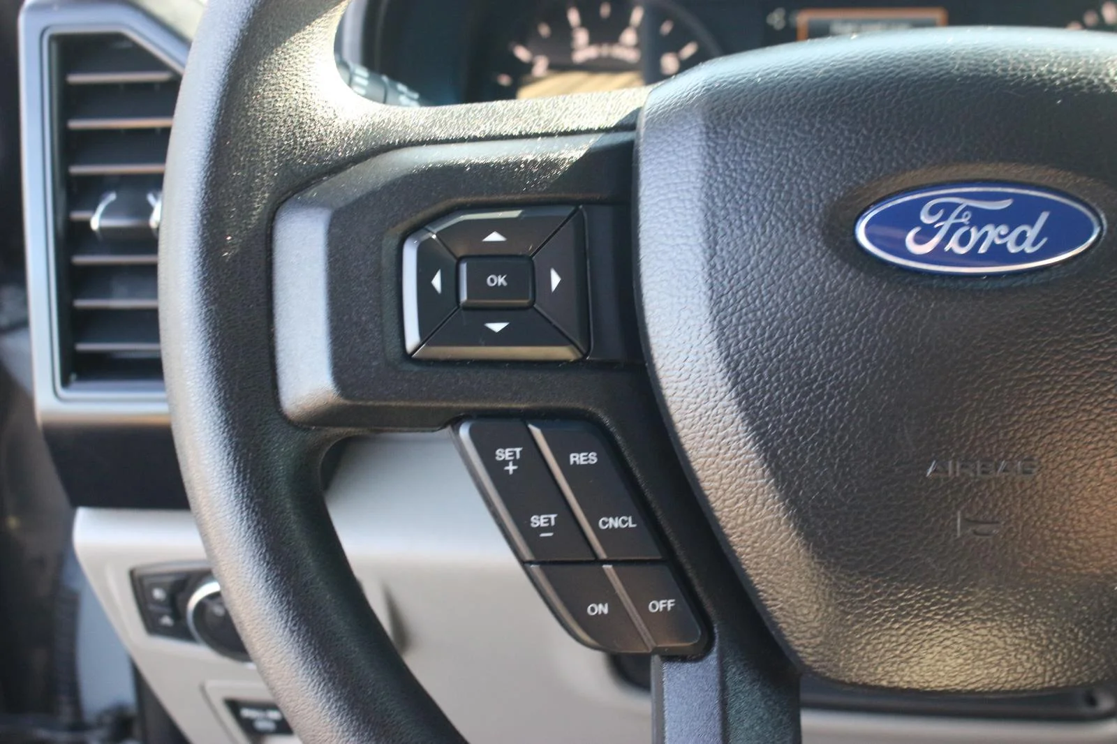 Used 2020 Grey Ford XL image 23