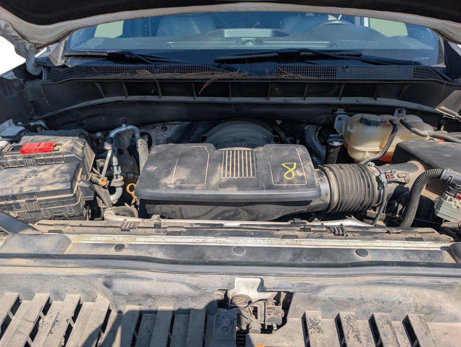 Used 2020 SUMMIT WHITE Chevrolet LT Trail Boss image 14