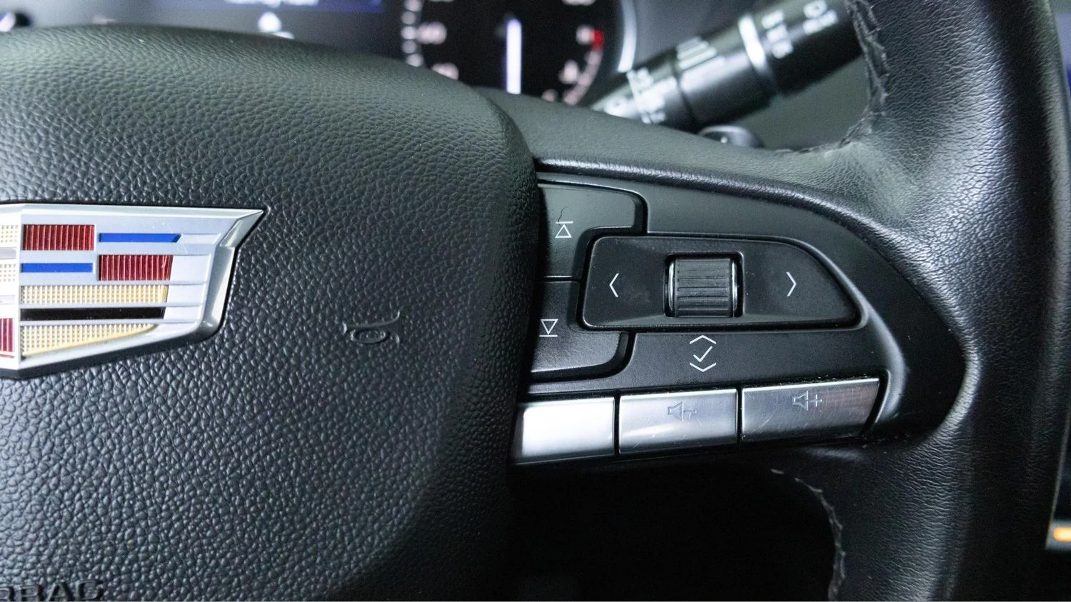 Used 2022 Silver Cadillac Premium Luxury image 18