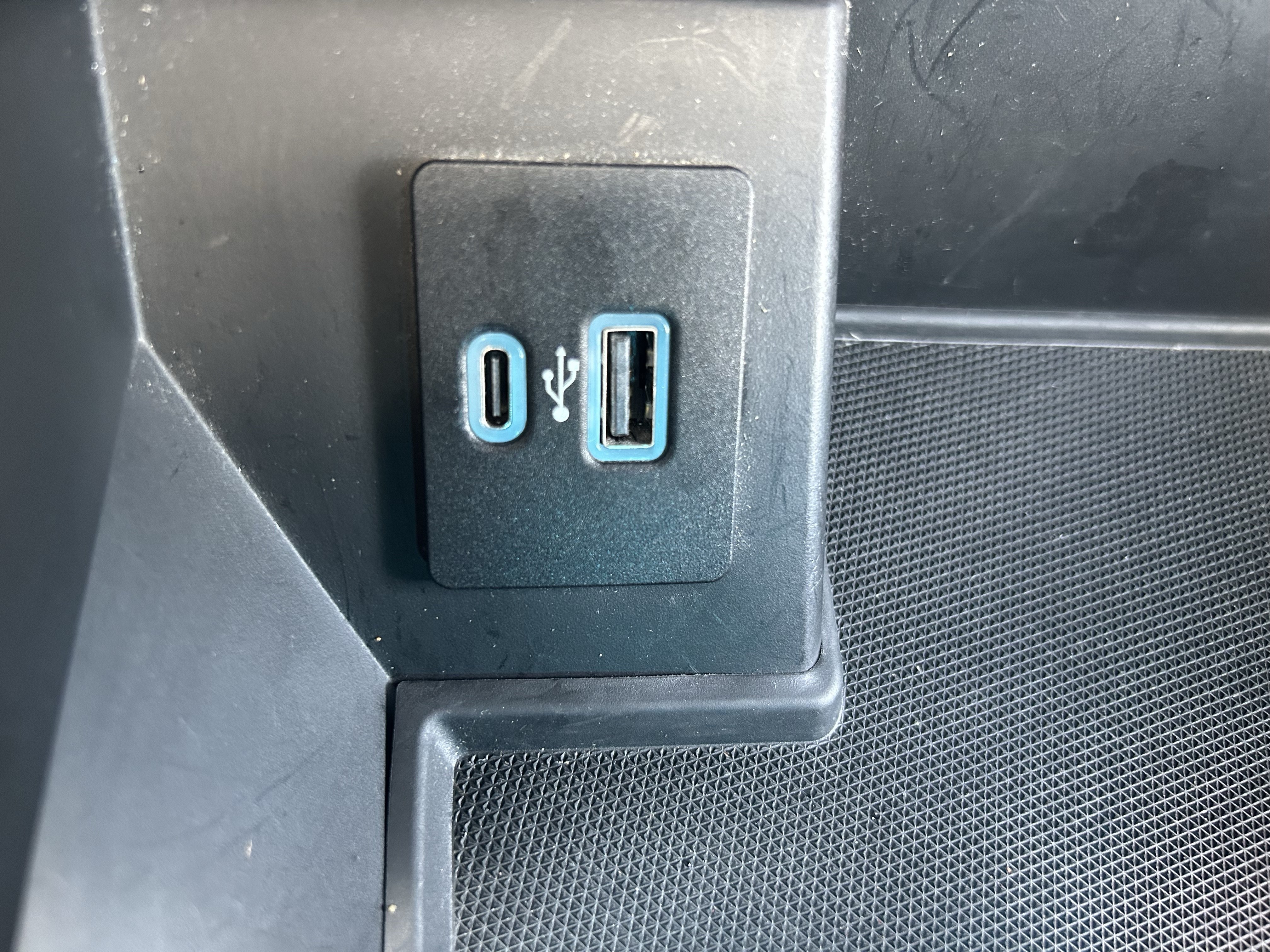 Used 2021 Red Ford LARIAT image 38