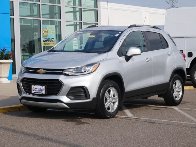 Used 2022 Chevrolet Trax LT with VIN KL7CJPSM9NB567819 for sale in Roseville, Minnesota