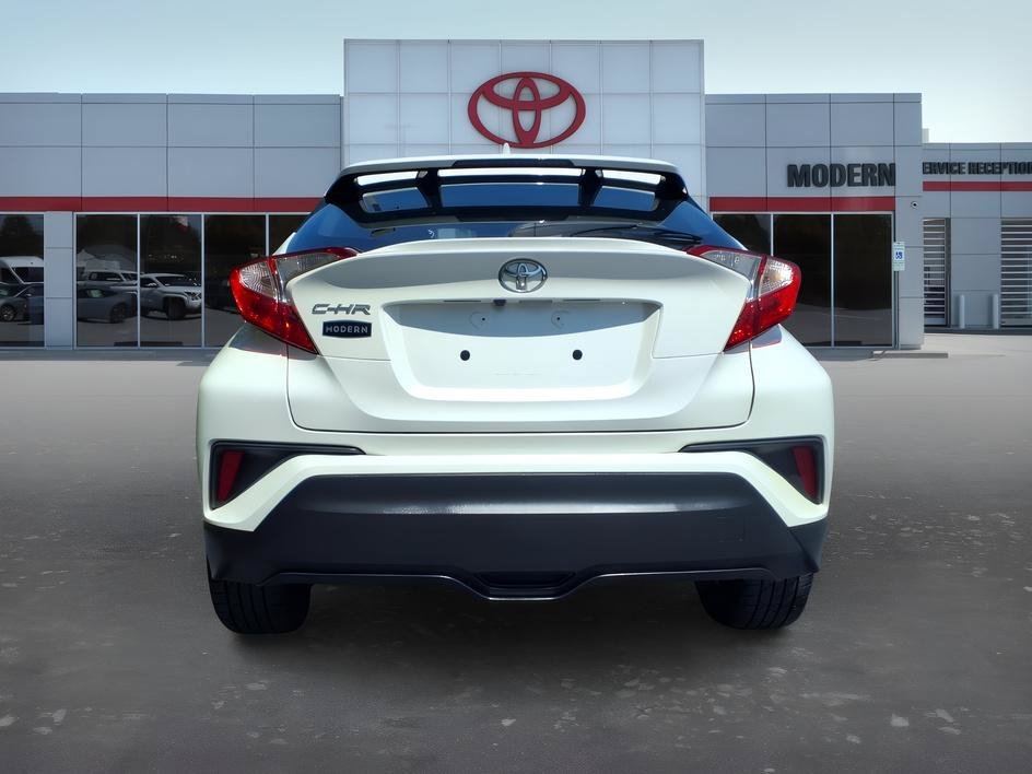Used 2019 Blizzard Pearl Toyota XLE image 4