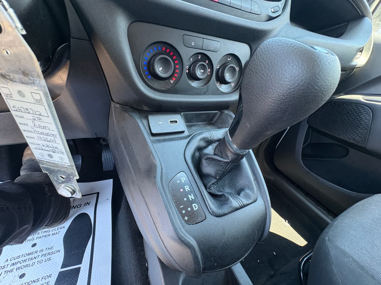 Used 2022 Bright White Ram  image 19