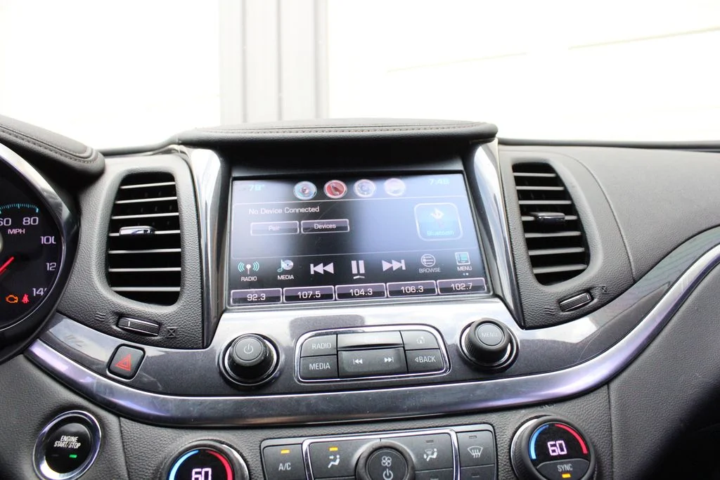 Used 2018 White Chevrolet LT image 17