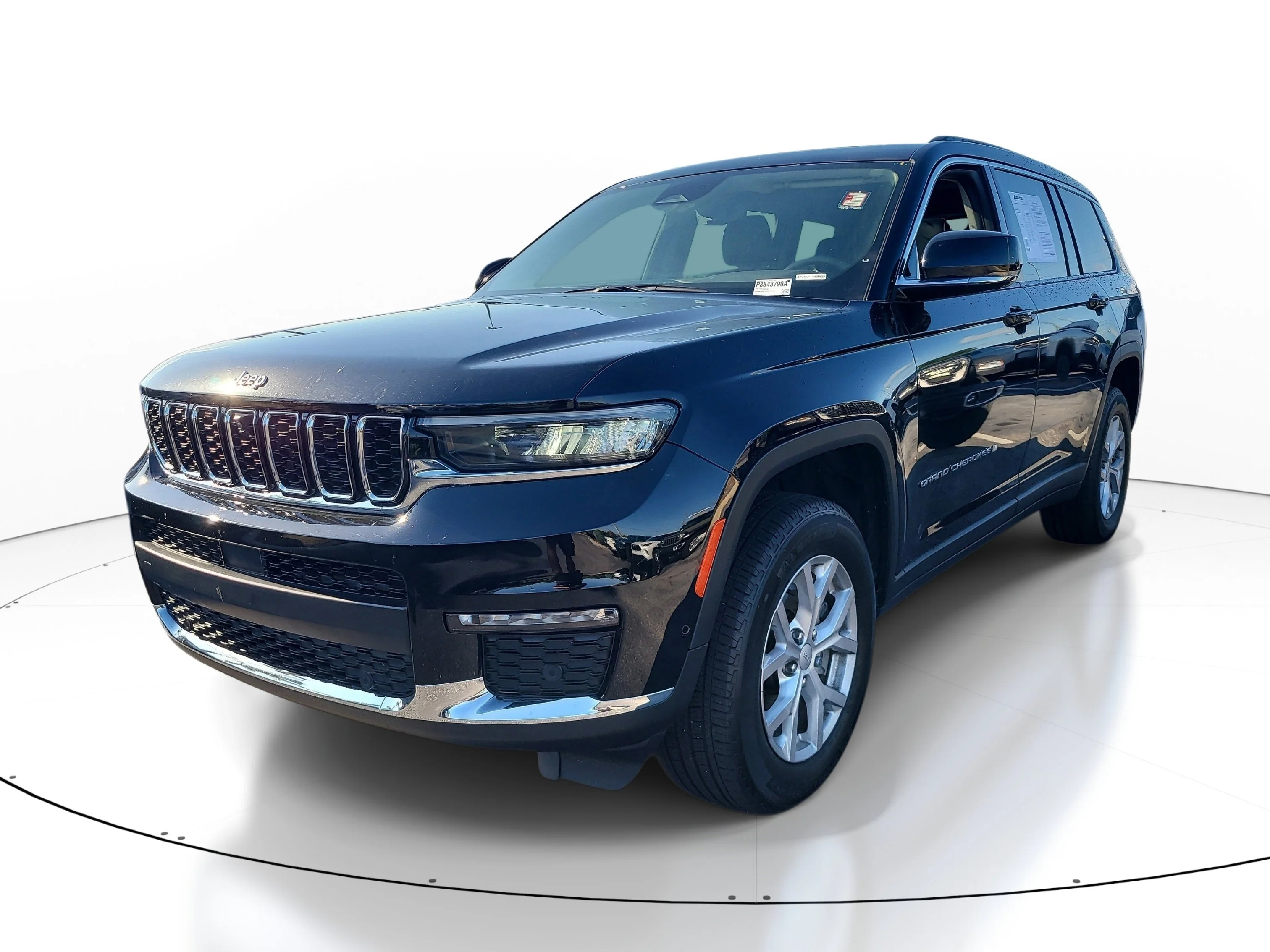 Used 2023 Diamond Black Crystal Pearlcoat Jeep Limited image 3
