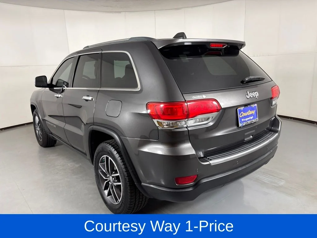 Used 2018 Gray Jeep Limited image 8