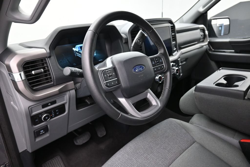 Used 2025 Gray Ford XLT image 17