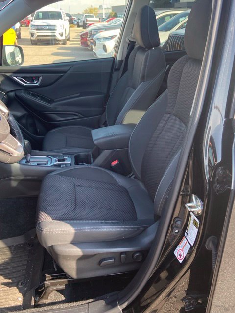 Certified Used 2020 Crystal Black Silica Subaru Premium image 9