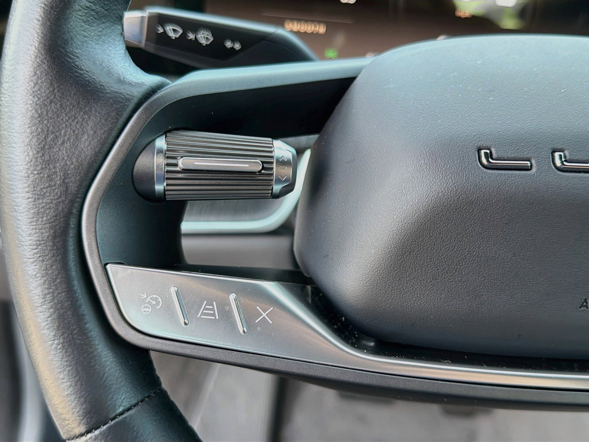 Used 2024 Quantum Gray Metallic Lucid Touring image 35