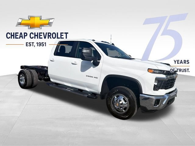 New 2026 Summit White Chevrolet LT image 7