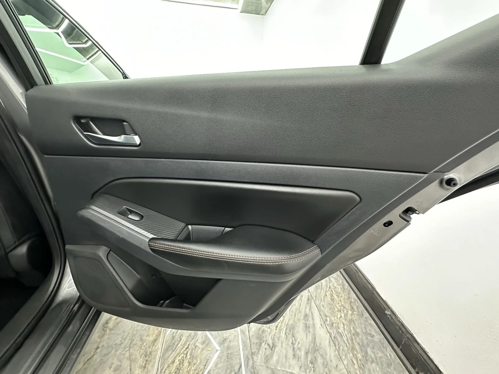 Used 2022 Gun Metallic Nissan 2.5 SR image 36