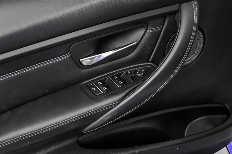 Used 2018  BMW  image 15