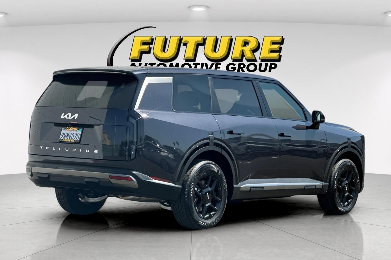 Used 2027 Gray Kia LX image 4