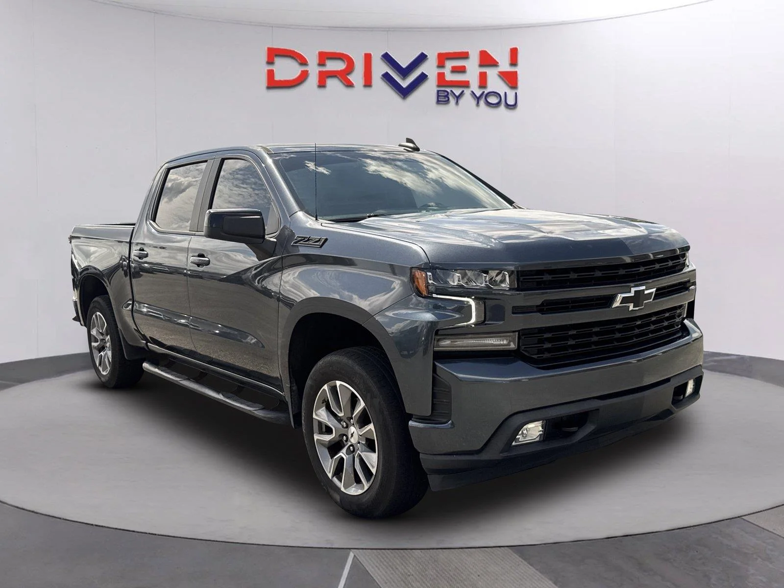 Used 2021 SHADOW GRAY METALLIC Chevrolet RST image 2