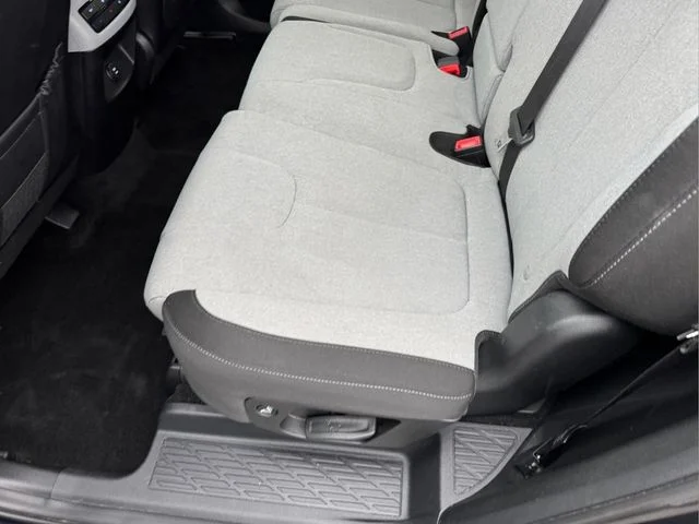 Used 2023 White Hyundai SE image 14