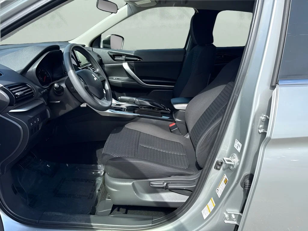 Used 2024 Silver Mitsubishi ES image 5