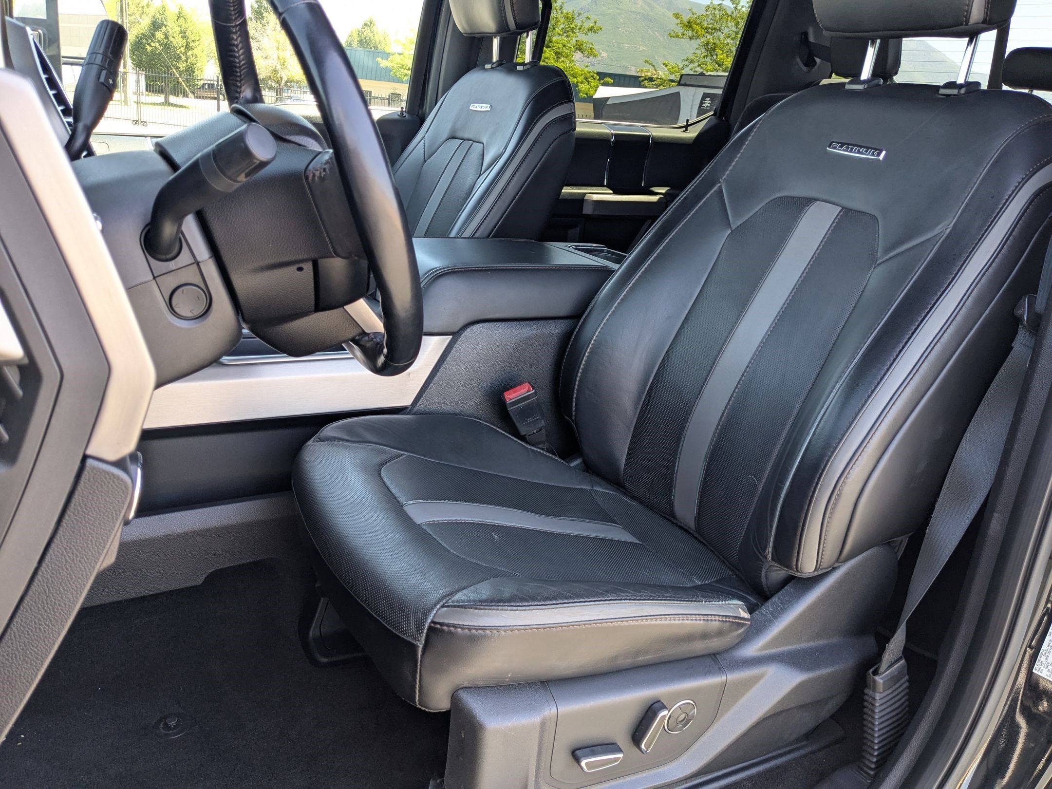 Used 2018 Shadow Black Ford Platinum image 29