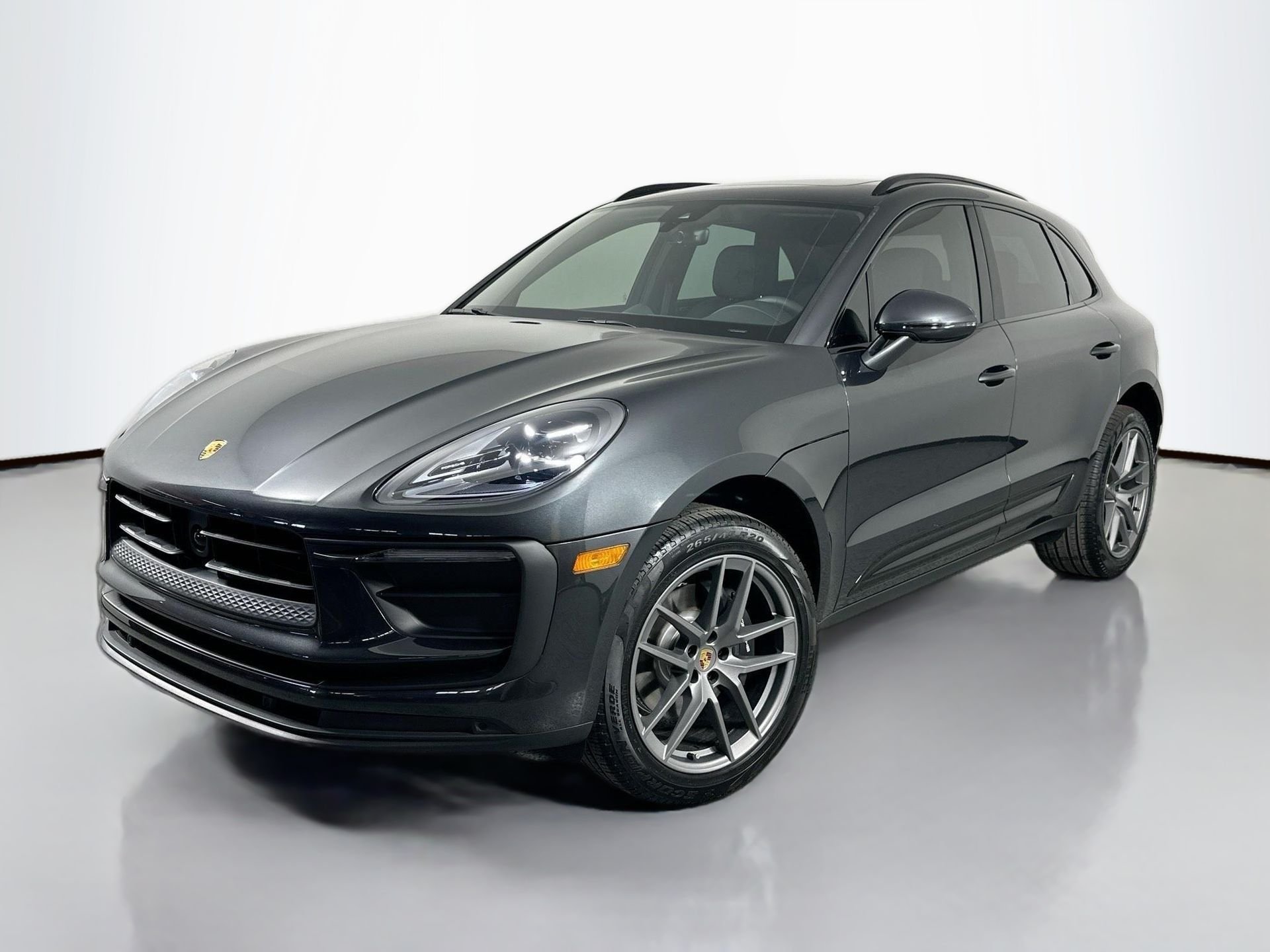 2025 Porsche Macan Base