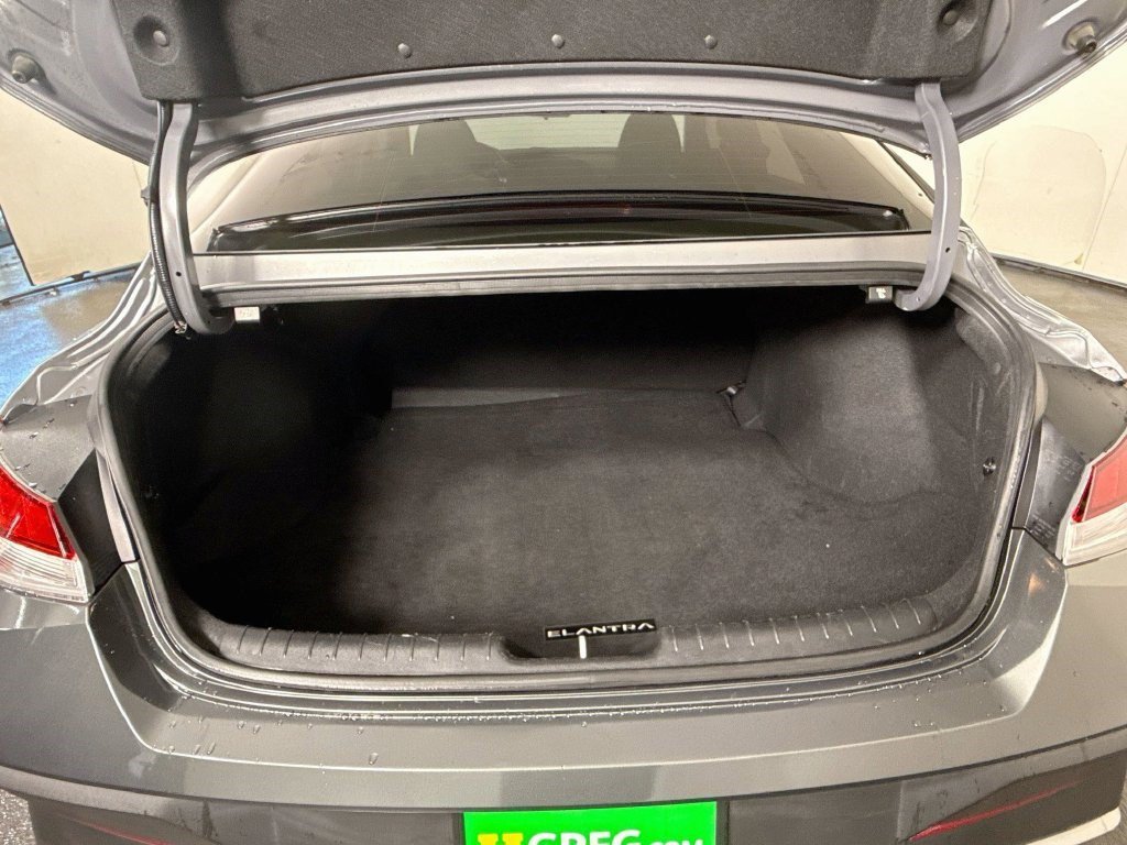 Used 2025 Amazon Gray Hyundai SE image 30