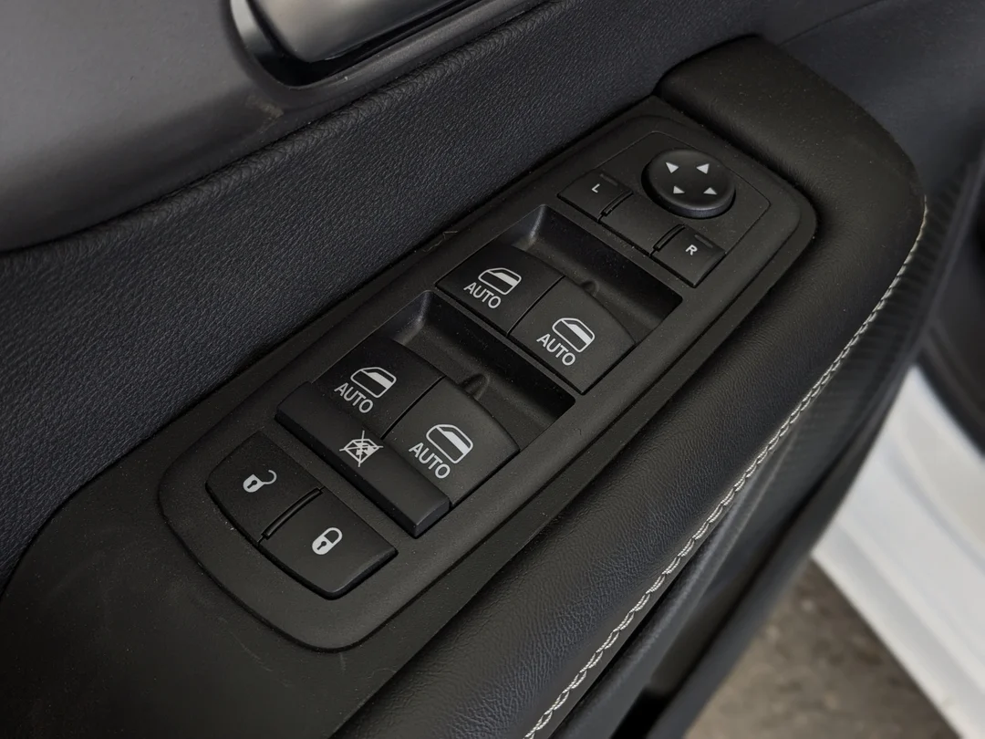New 2026 White Chrysler Select - - AWD - 3.6L Pentastar V6 - Adaptive Cruise Control - Blind Spot Monitor & More! image 13