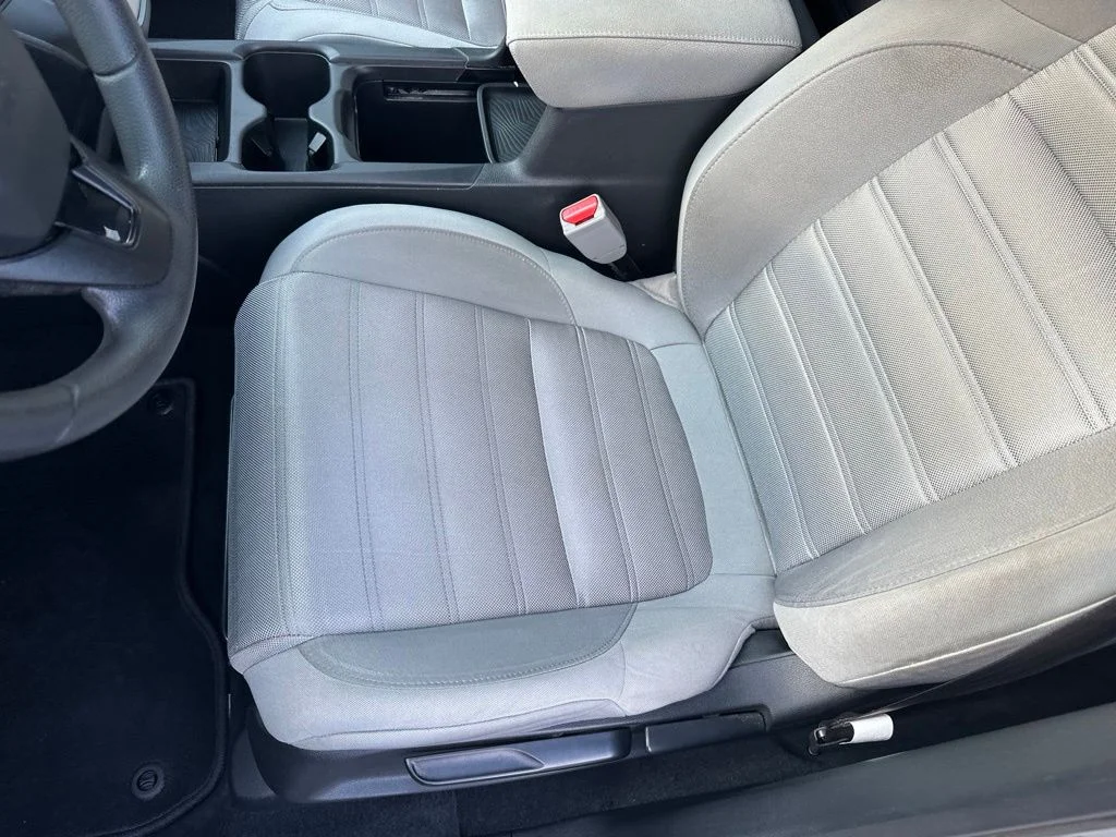 Certified Used 2019 Lunar Silver Metallic Honda LX image 24