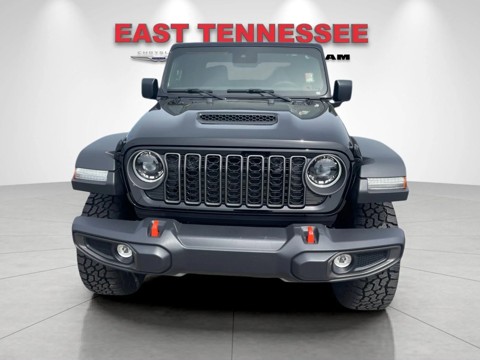 Used 2025 Black Jeep Mojave image 9