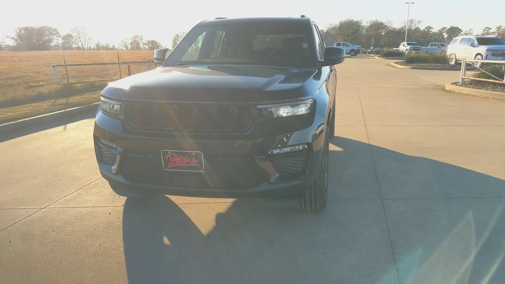 New 2025 Diamond Black Crystal Pearlcoat Jeep Limited image 4