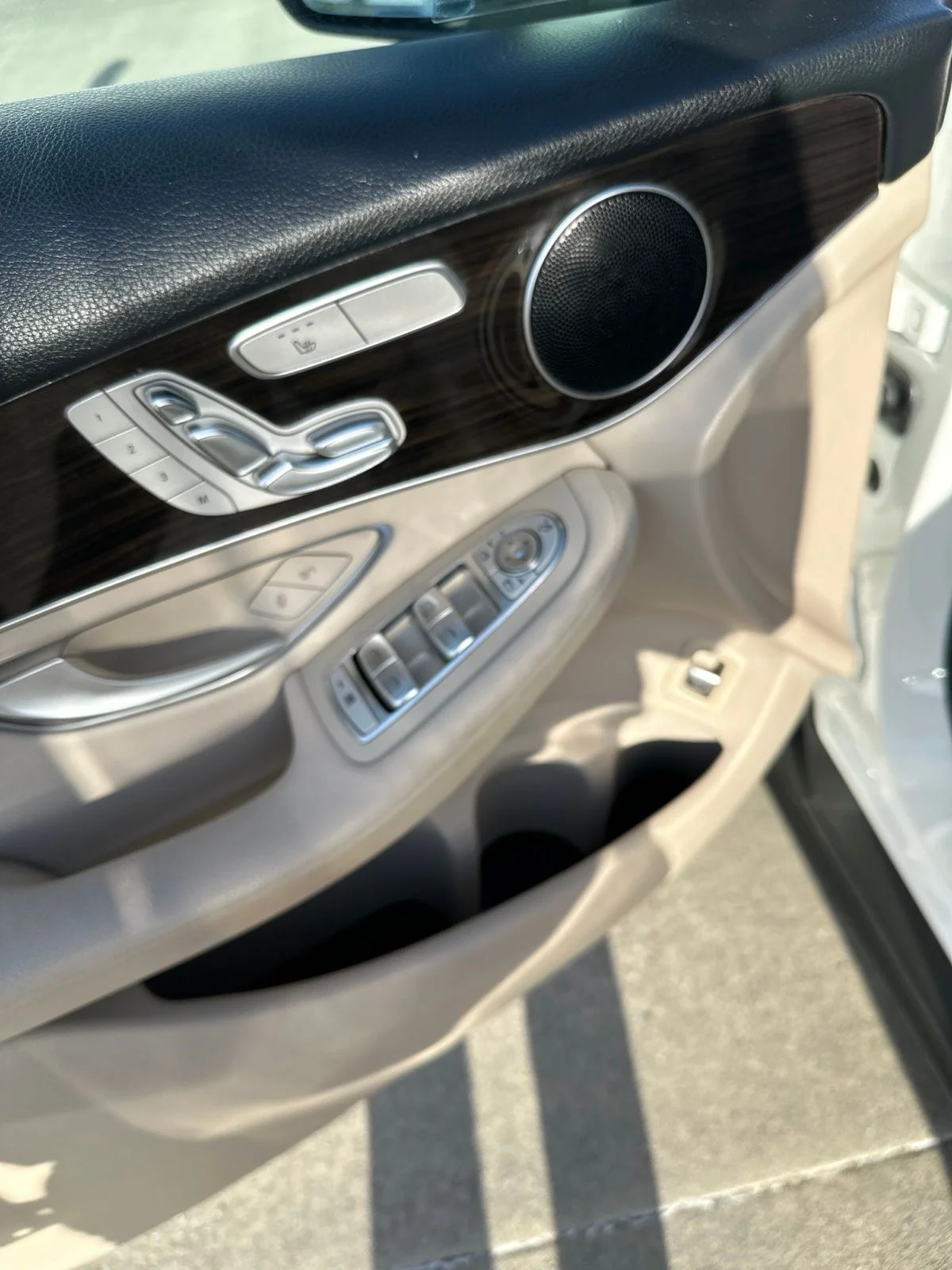 Used 2020 White Mercedes-Benz GLC 300 image 14