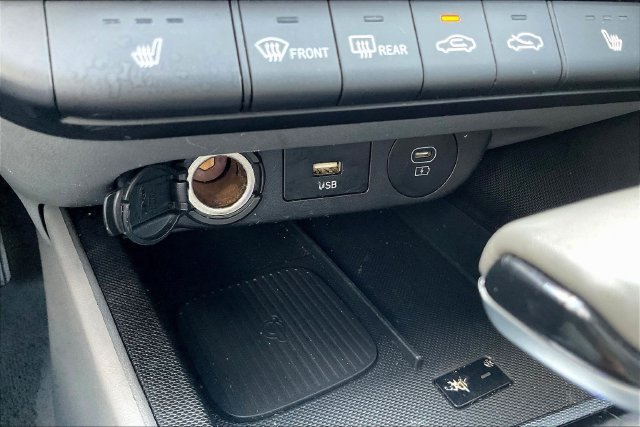 2025 Hyundai Elantra SEL - Photo 18