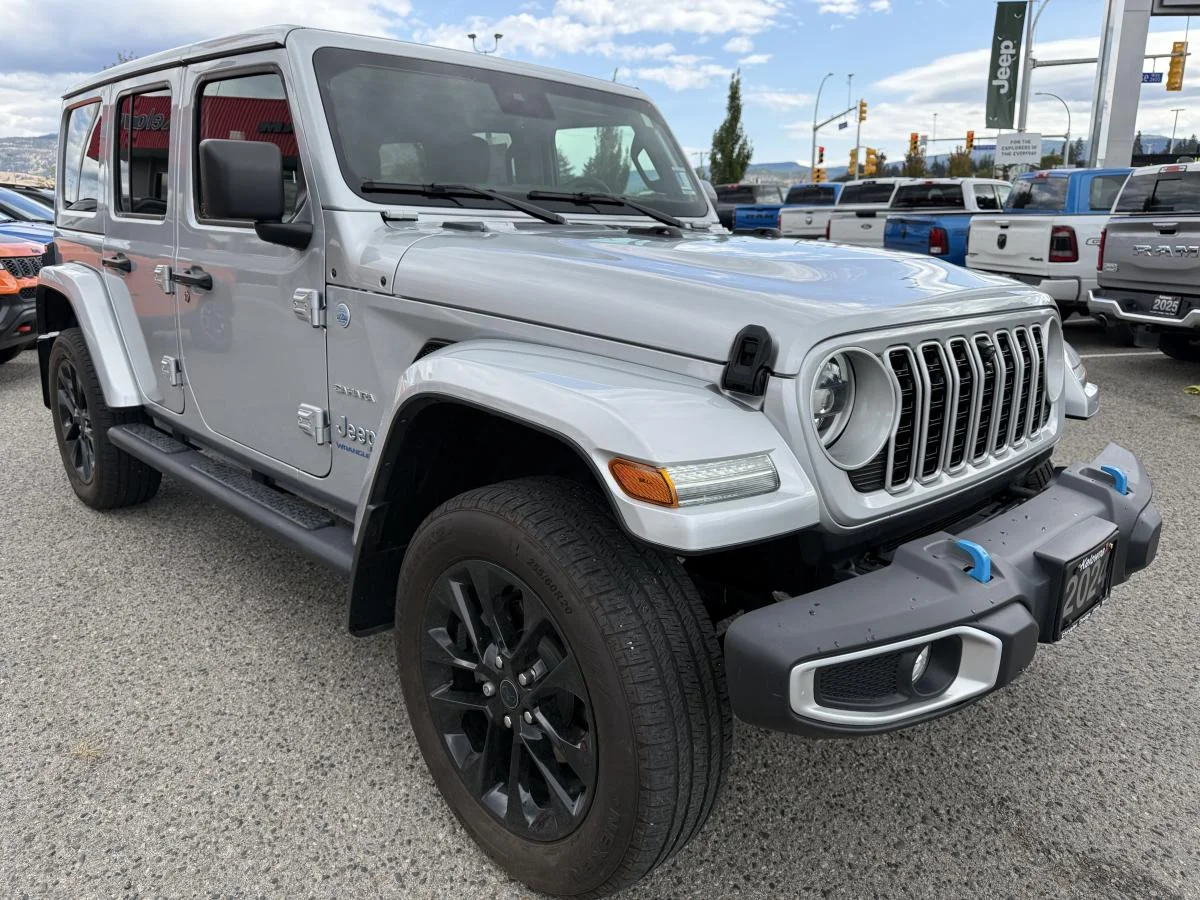 Used 2024 Silver Jeep Sahara 4xe image 8