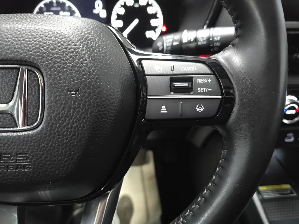 Used 2025  Honda EX-L image 21