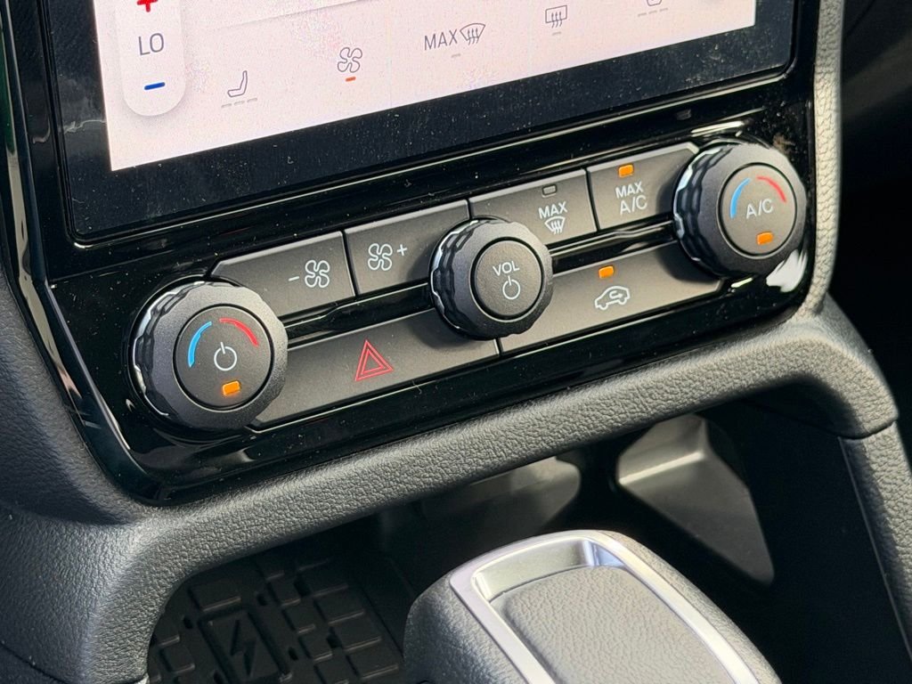 New 2026 Desert Sand Ford XLT image 16