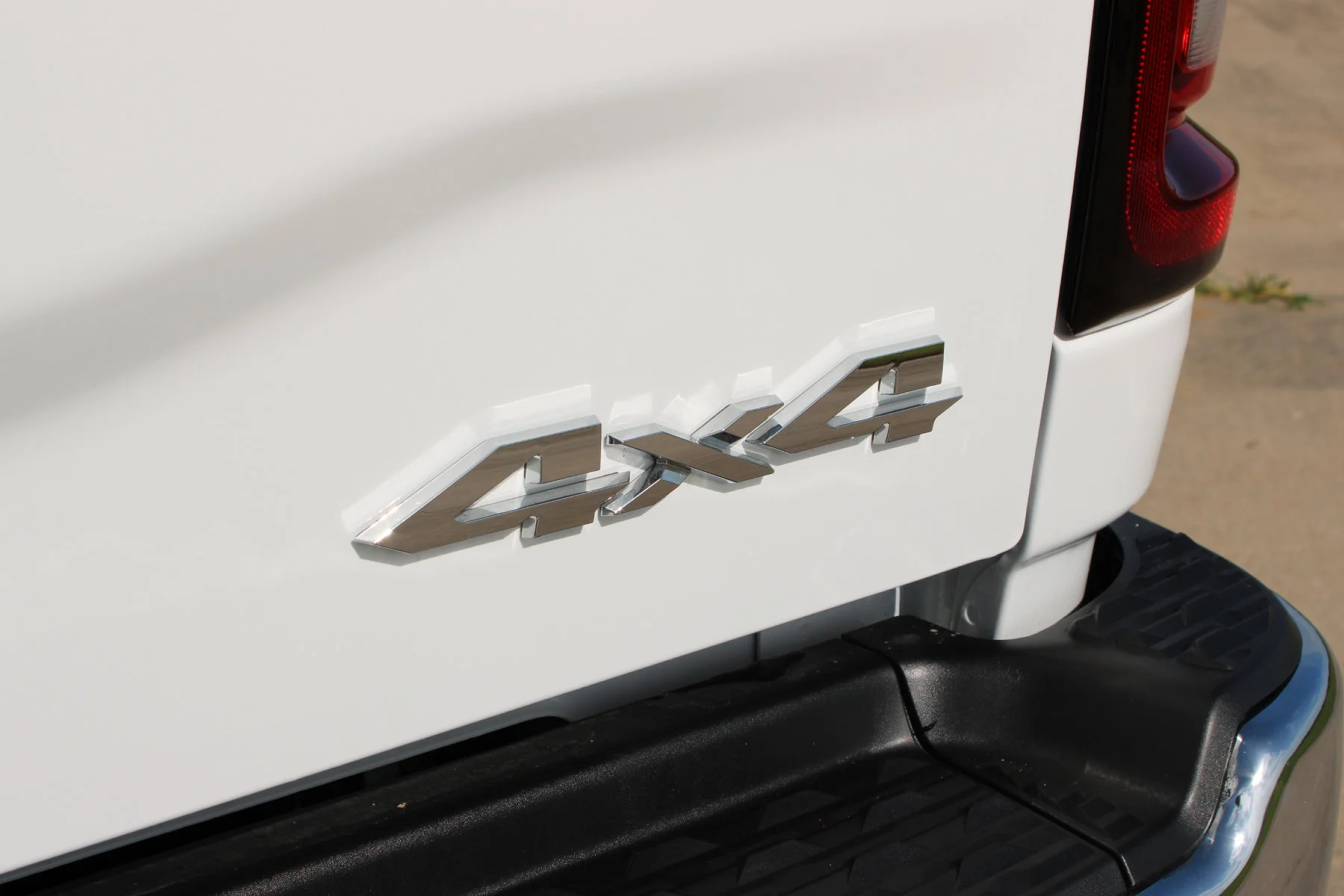 New 2026 Bright White Clear-Coat Exterior Paint RAM Tradesman image 22
