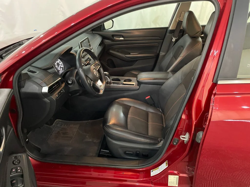 Used 2020 Scarlet Ember Tintcoat Nissan 2.5 SR image 11