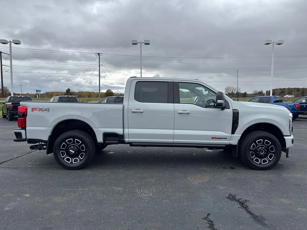 2026 Ford F-350 Super Duty Platinum - Photo 6