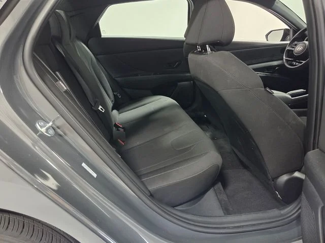 Used 2025 Gray Hyundai SEL Sport image 15