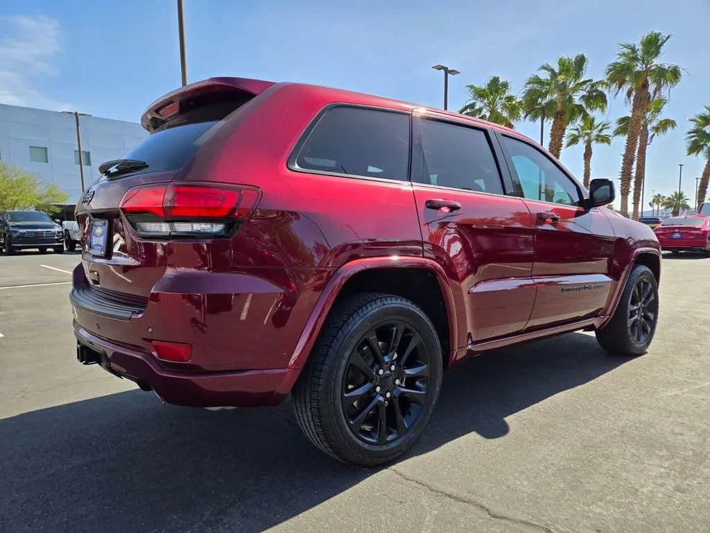 Used 2022 Velvet Red Pearlc Jeep Laredo X image 6