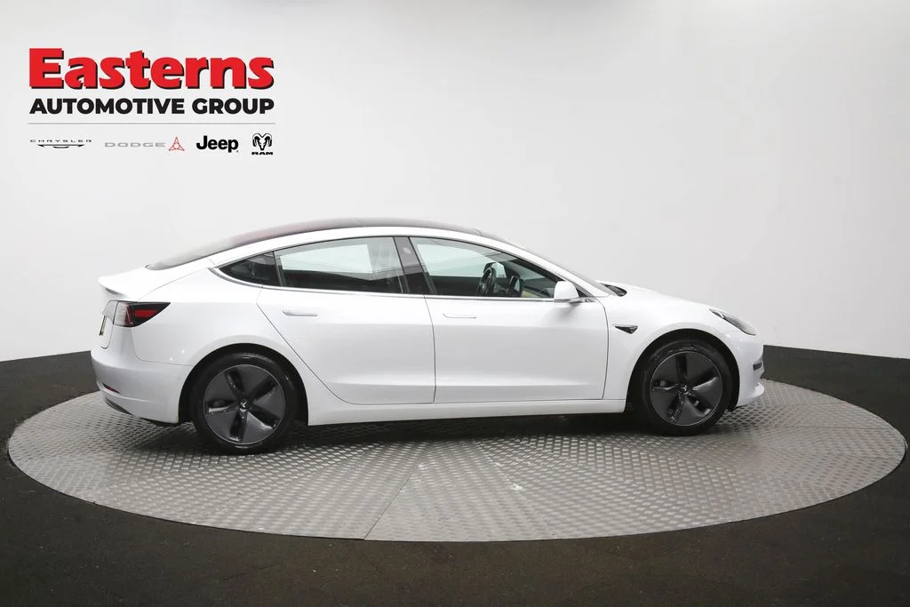 Used 2018 White Tesla Long Range image 38