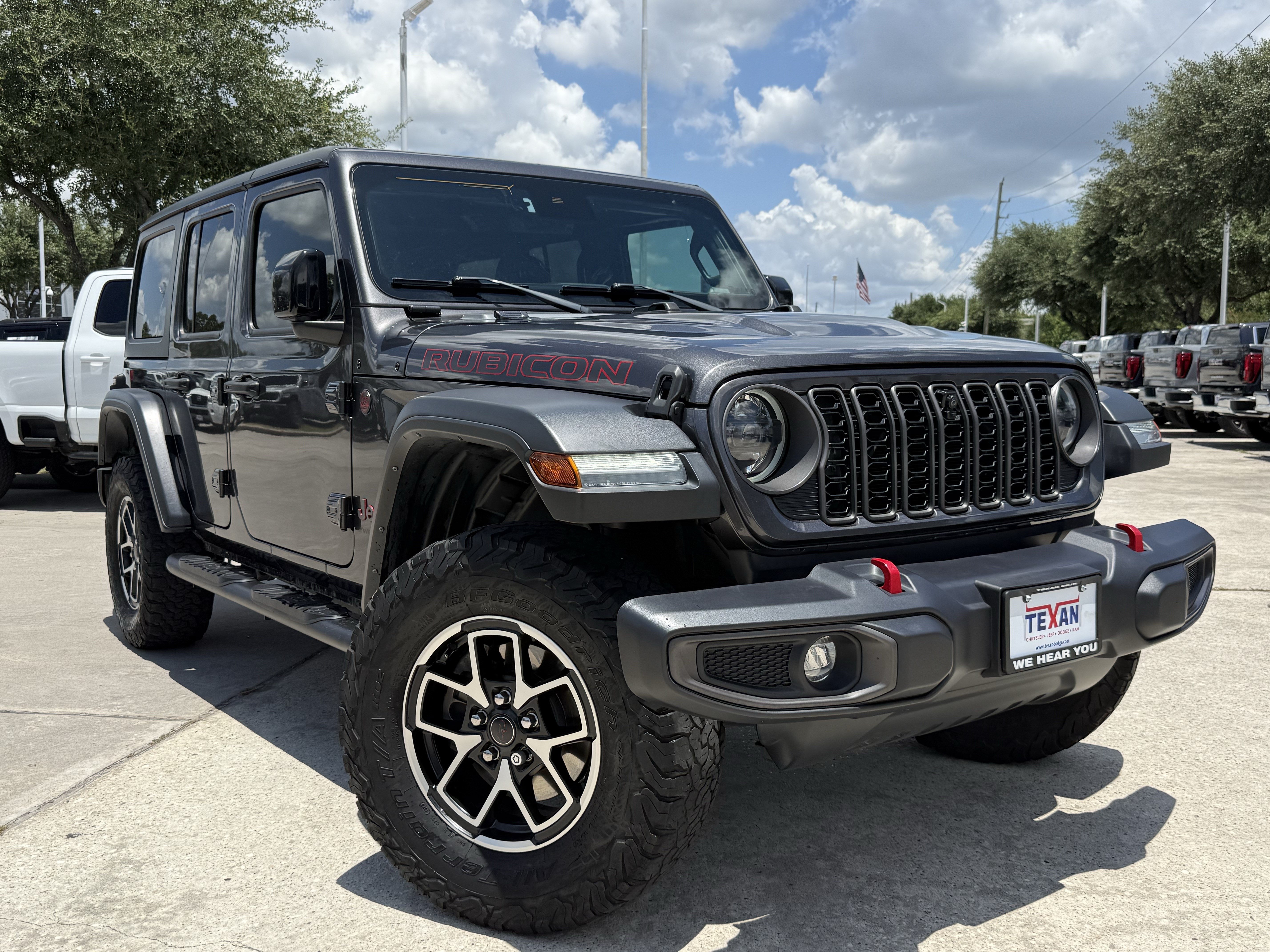 Used 2024 Granite Crystal Metallic Clearcoat Jeep Rubicon image 2