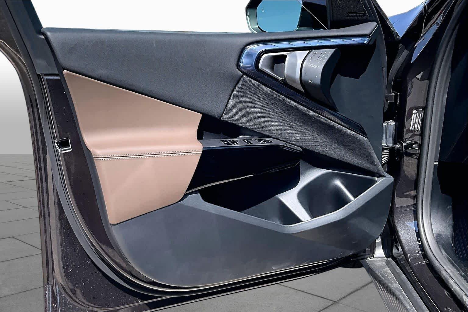 New 2026 Dark Graphite Metallic BMW 30 xDrive image 10