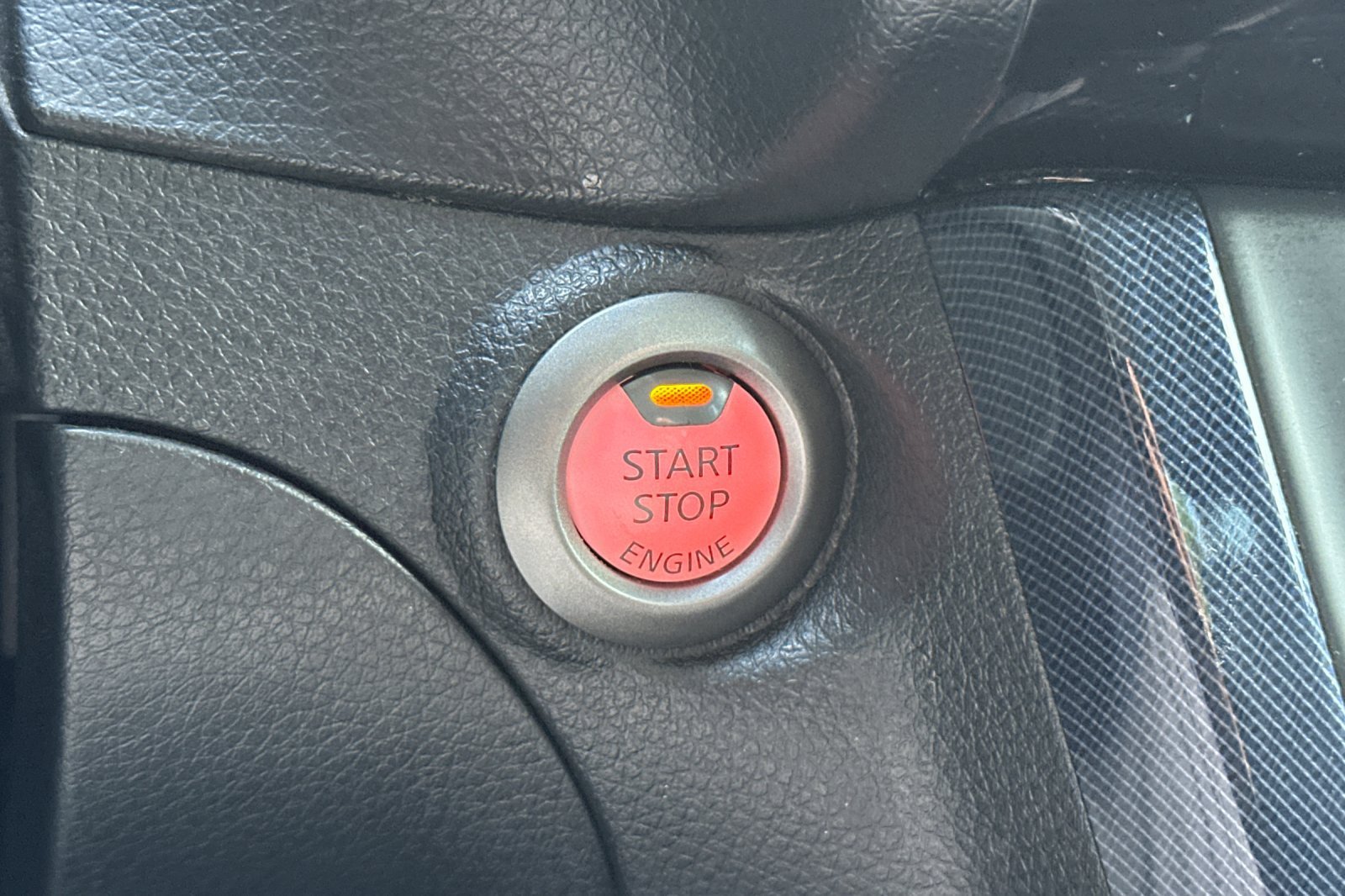 Certified Used 2019 Gun Metallic Nissan SR image 21