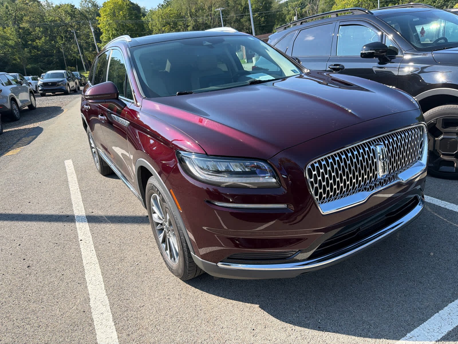 Used 2022 Burgundy Velvet Lincoln Reserve image 3