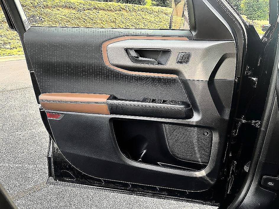 Used 2025 Shadow Black Ford Outer Banks image 9